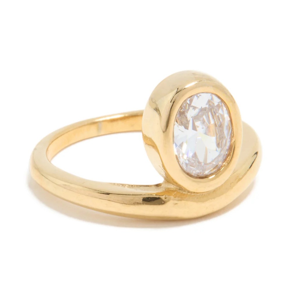 WATERPROOF Gold Plated Stainless Steel Cubic Zirconia Oval Bezel Ring